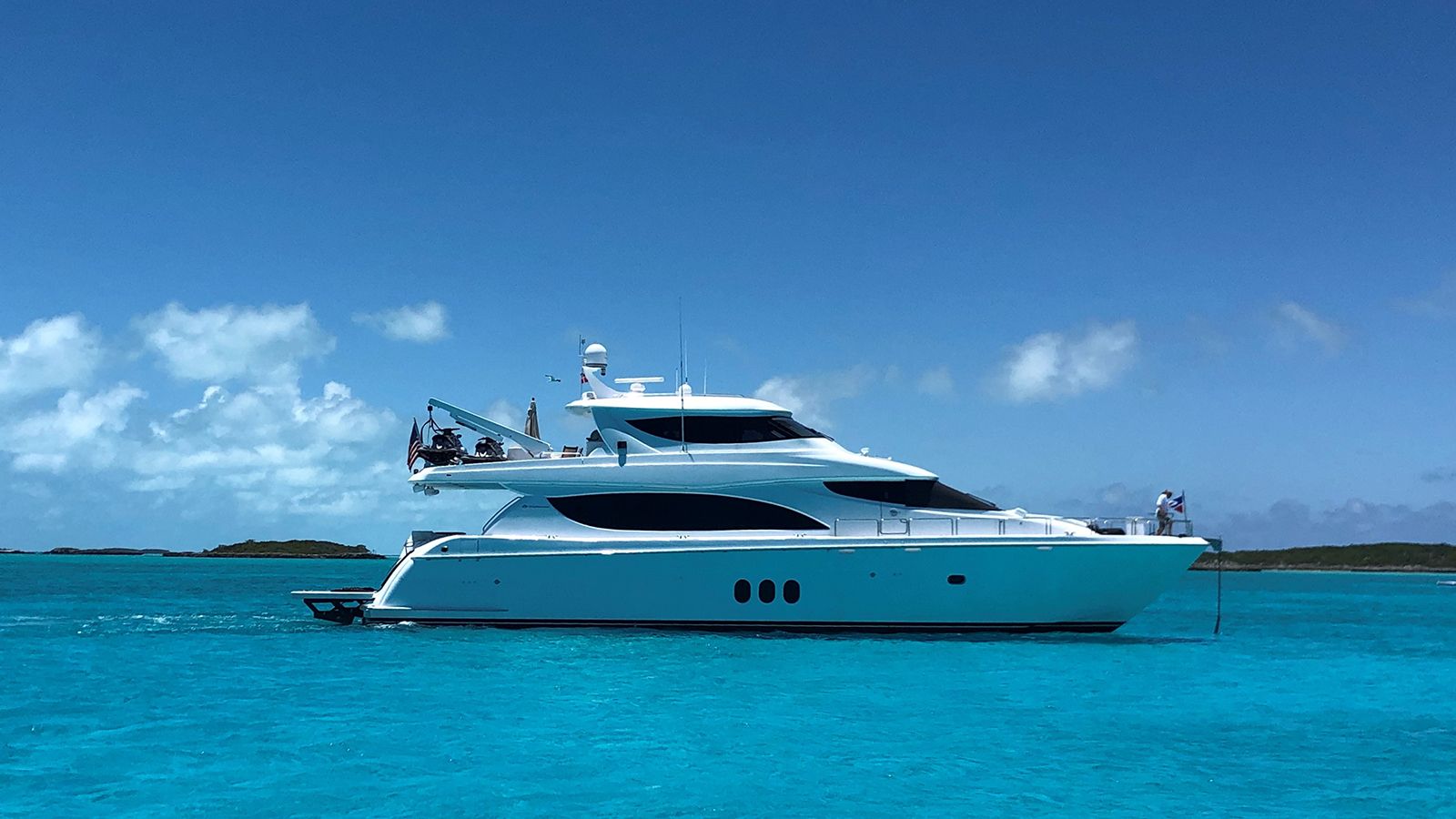 Misha & Puff Yacht Circle Bag ヨット　ポシェット See Meta CEO Mark Zuckerberg's brand new 287-foot superyacht
